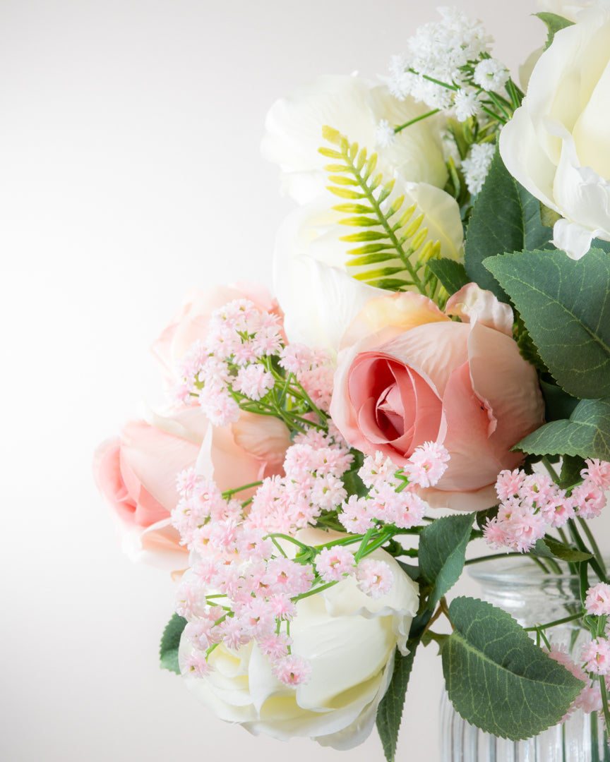 Rose Bouquet With Vase