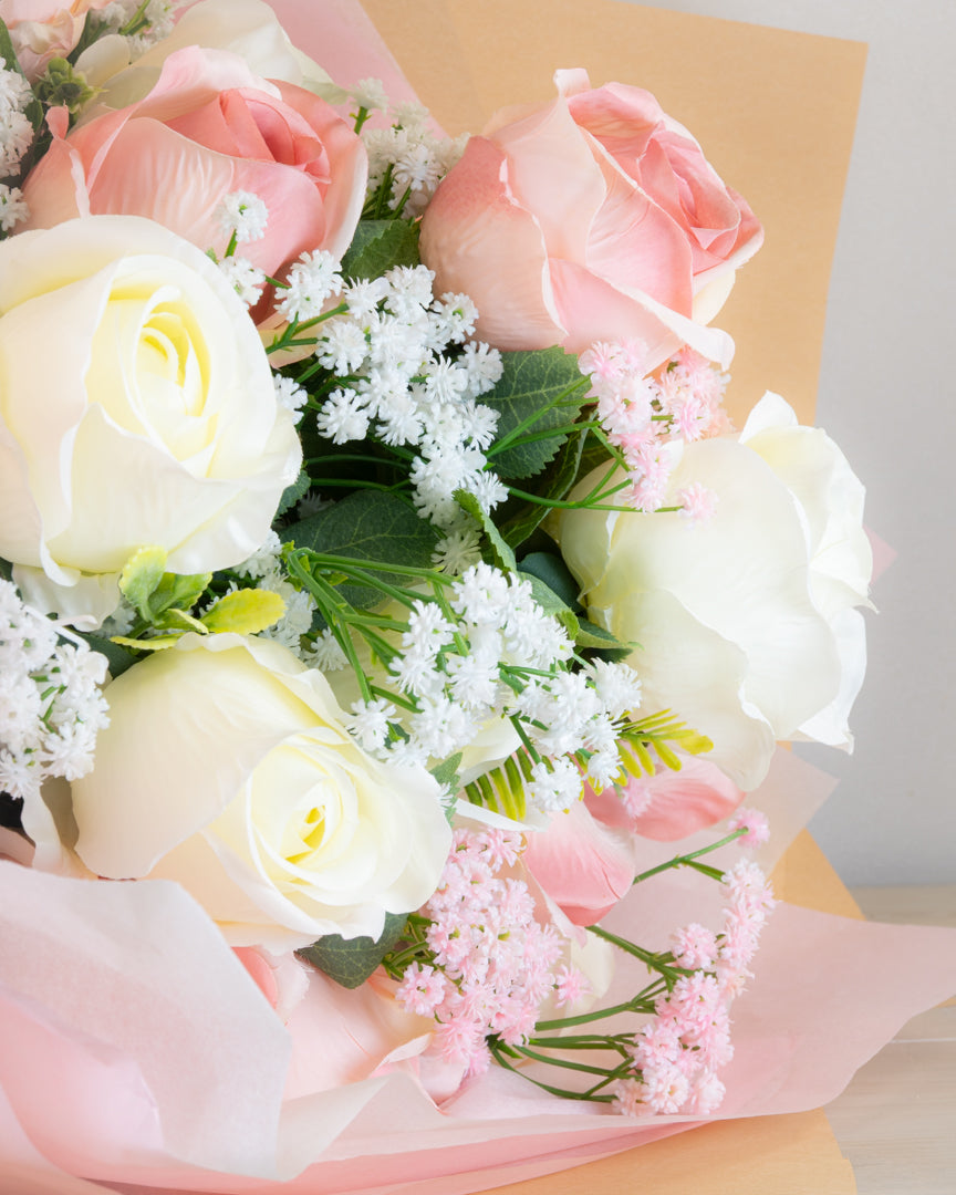 Rose Bouquet With Vase