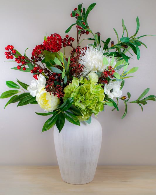 Winter Bouquet & Vase Bundle