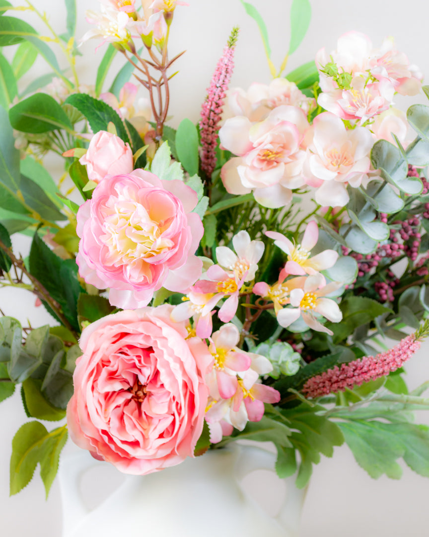 Luxury Pink Bouquet & Vase Bundle