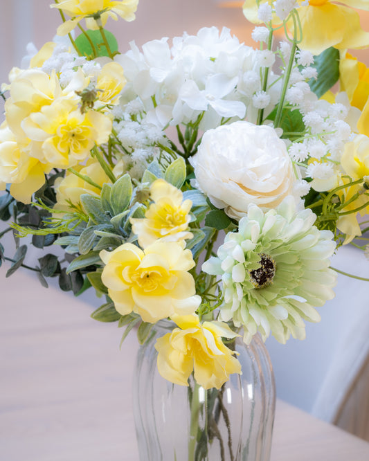 Letterbox Bouquet - Spring Yellows