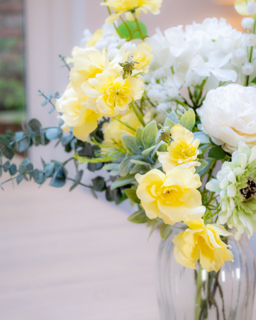 Letterbox Bouquet - Spring Yellows