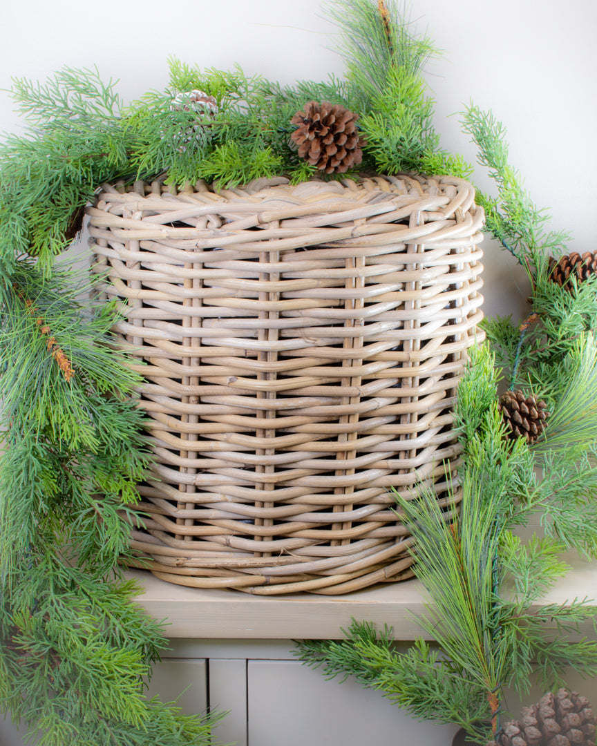 Realistic Pine & Pinecone Garland