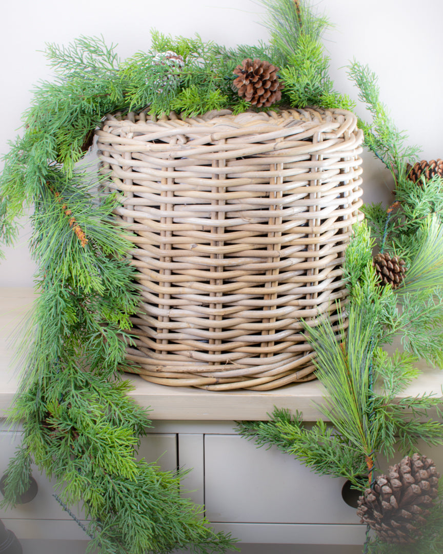 Realistic Pine & Pinecone Garland