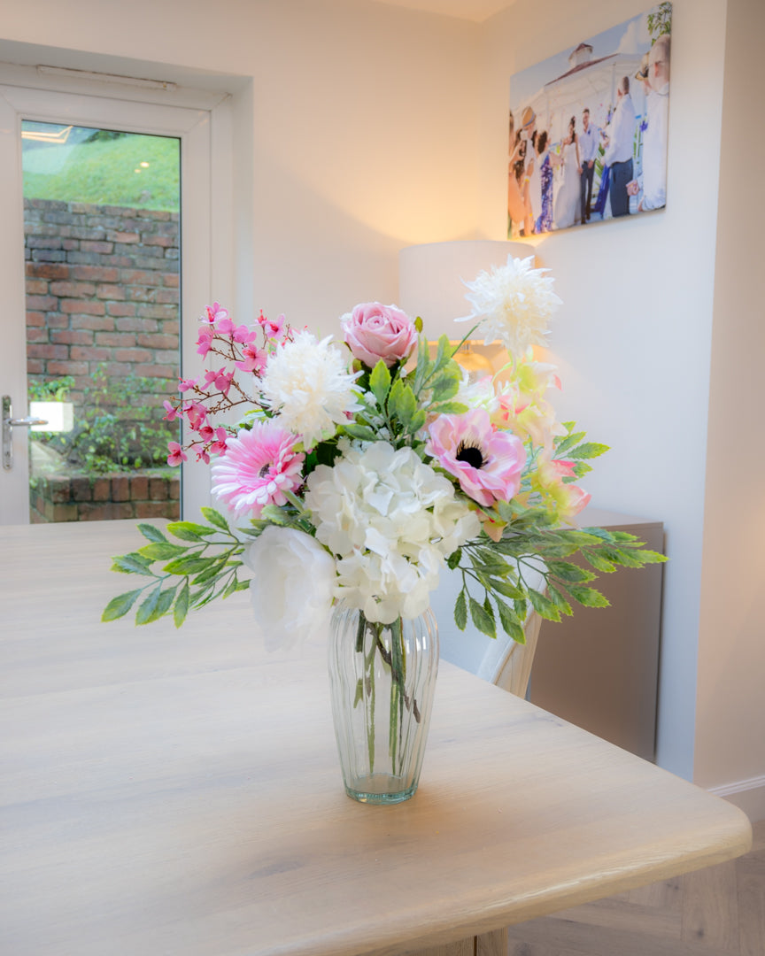 Letterbox Bouquet - Pretty Pinks