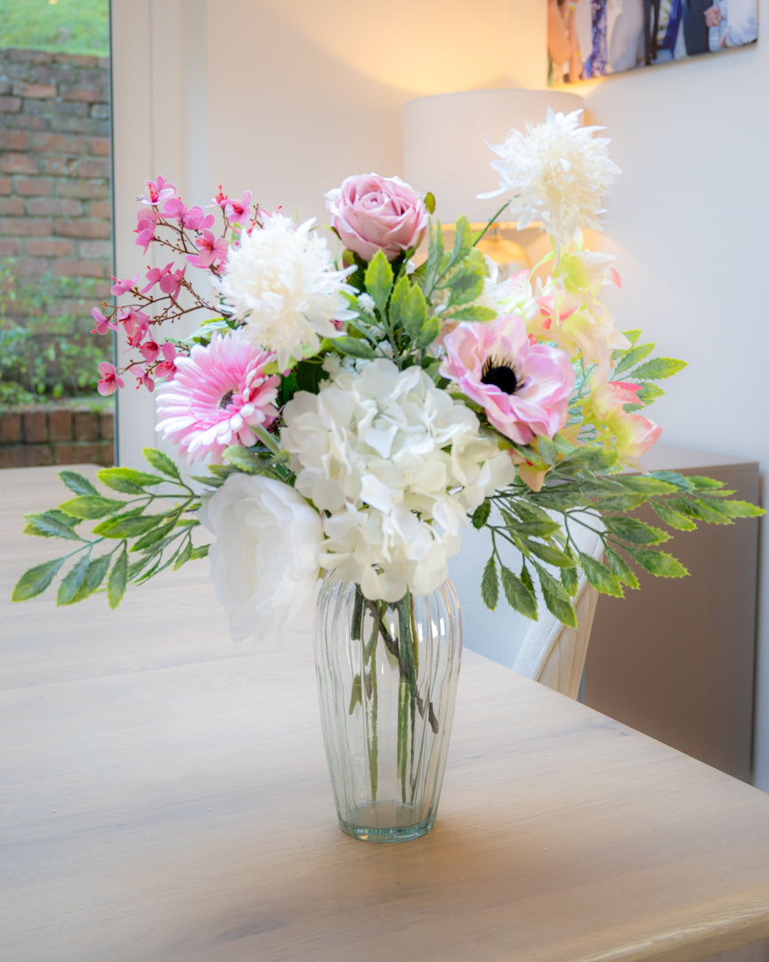 Letterbox Bouquet - Pretty Pinks