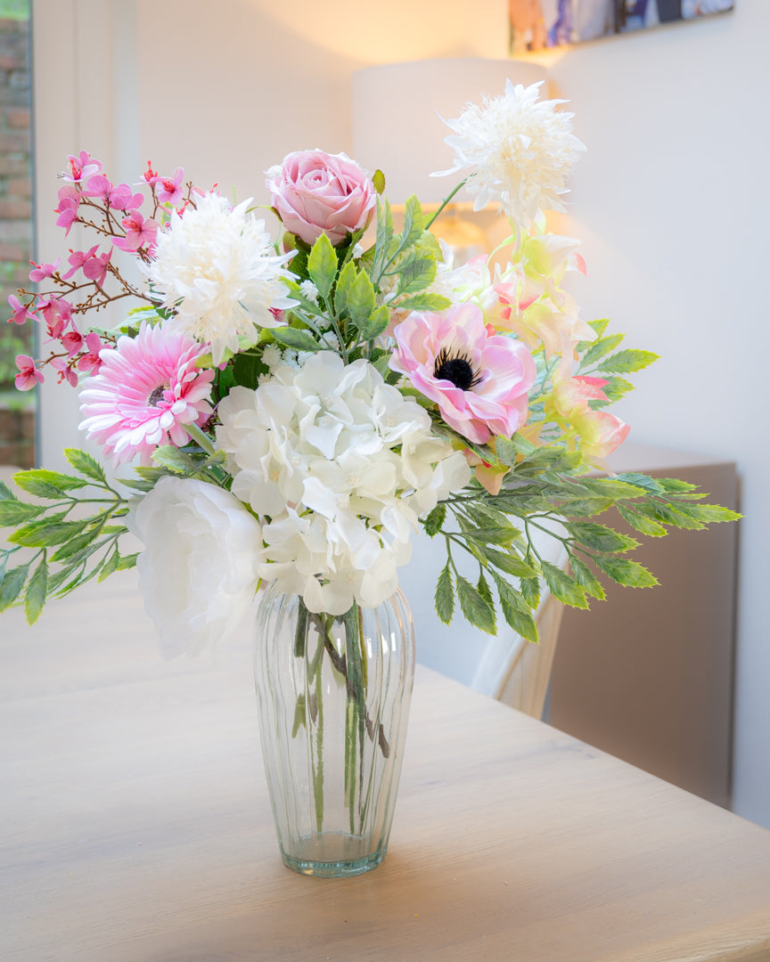 Letterbox Bouquet - Pretty Pinks