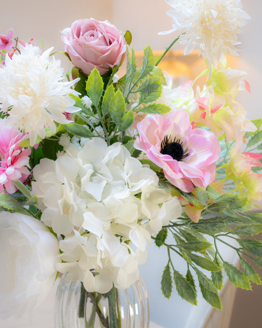 Letterbox Bouquet - Pretty Pinks