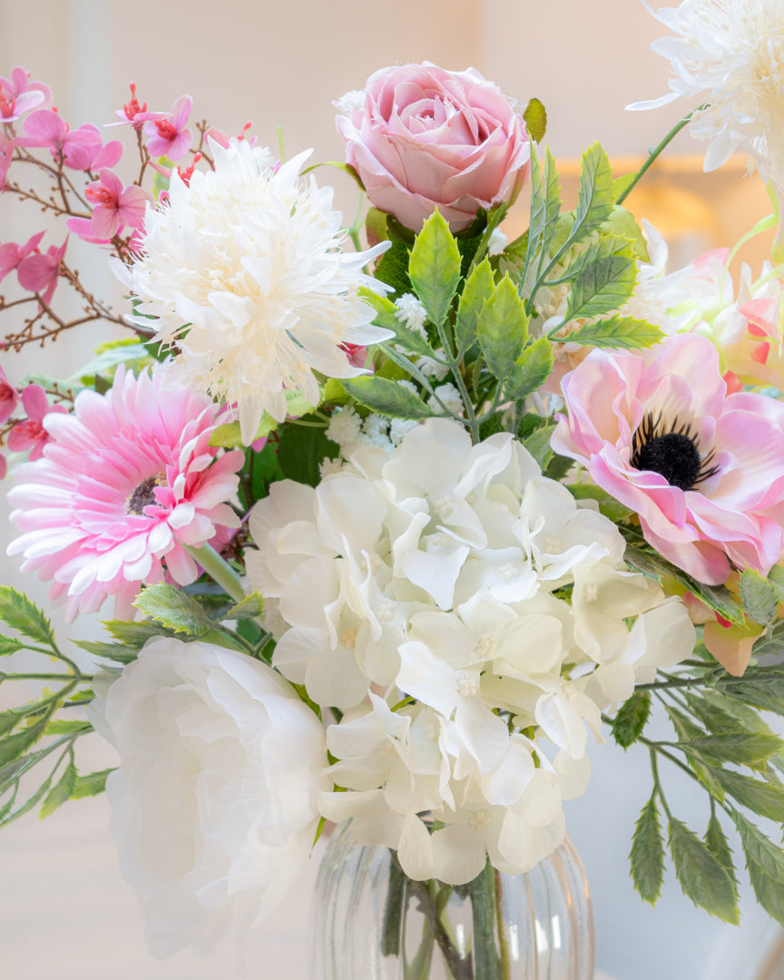 Letterbox Bouquet - Pretty Pinks