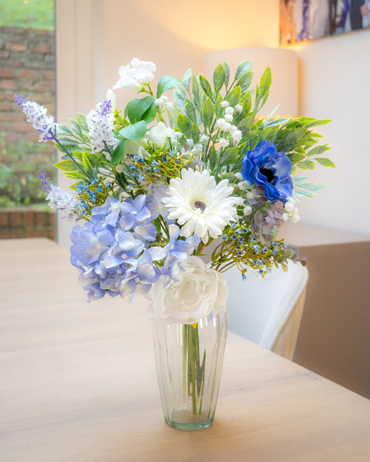 Letterbox Bouquet - Forget Me Not