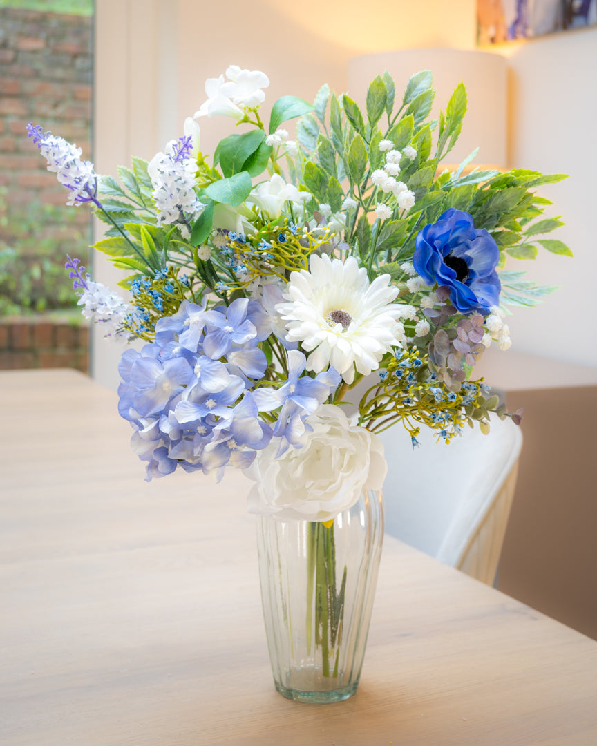 Letterbox Bouquet - Forget Me Not