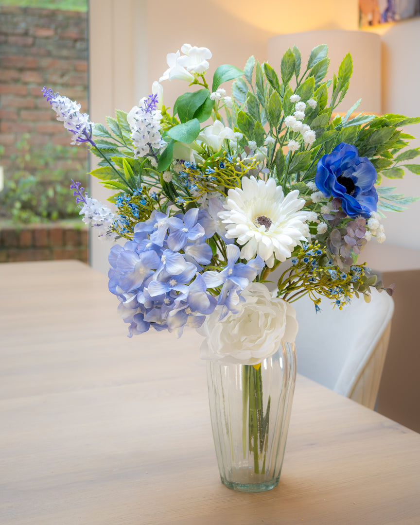 Letterbox Bouquet - Forget Me Not