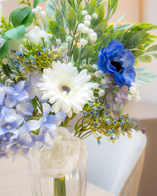 Letterbox Bouquet - Forget Me Not