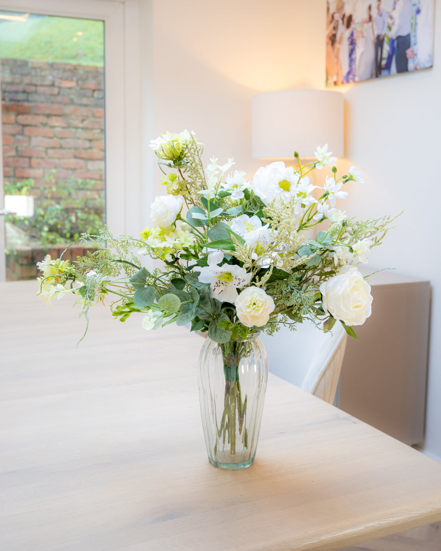 Letterbox Bouquet - Classic Whites