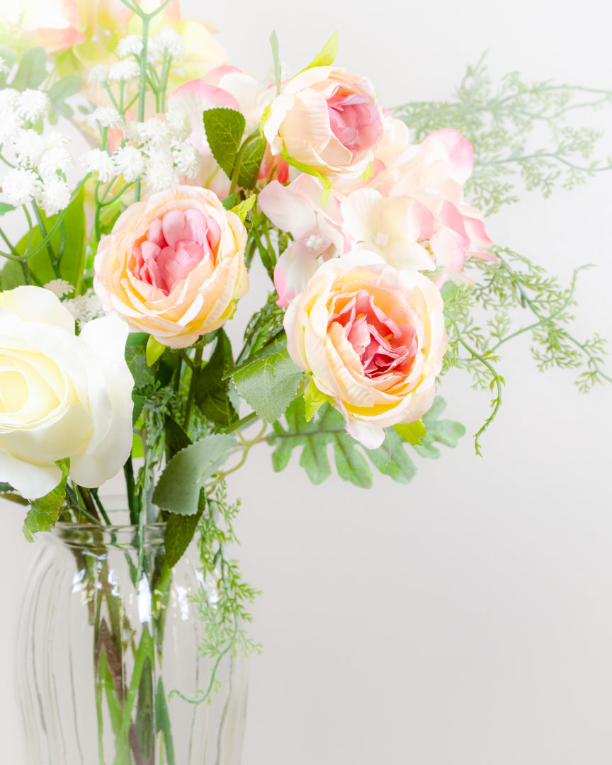 Letterbox Bouquet - Pretty Pinks