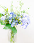 Load image into Gallery viewer, Letterbox Bouquet - Forget Me Not
