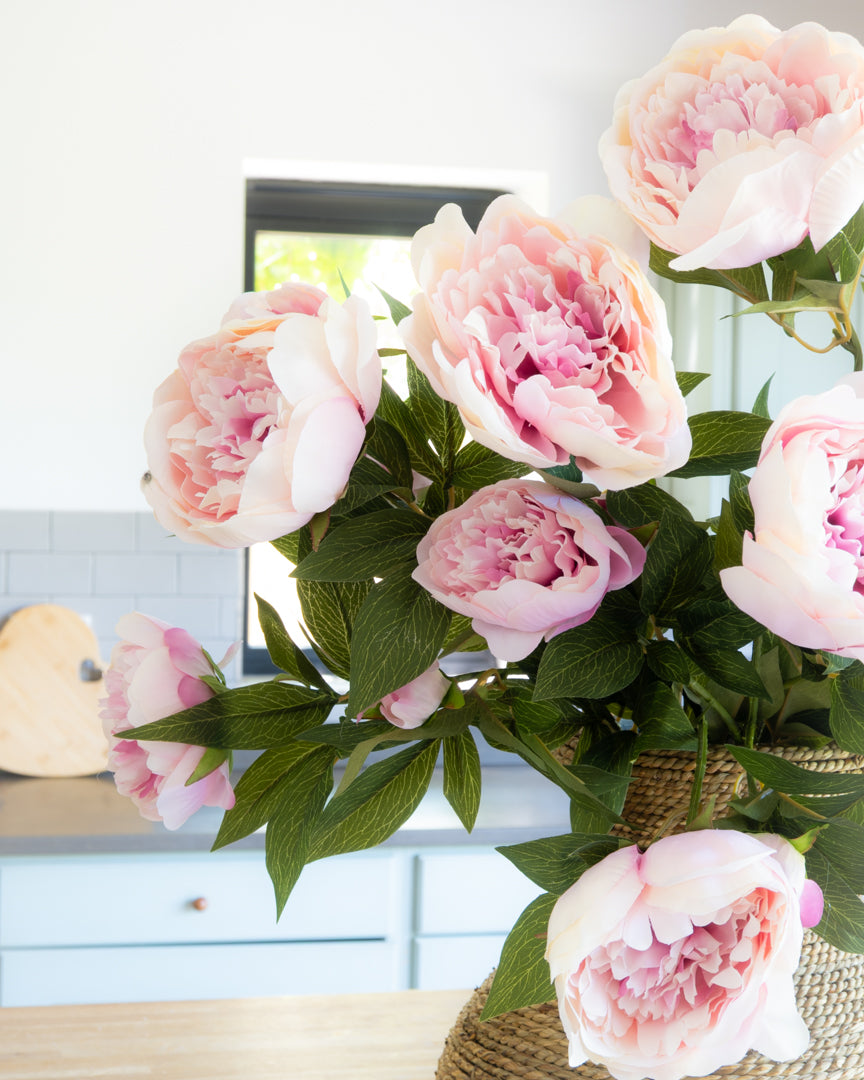 Deluxe Blush Peony Bouquet