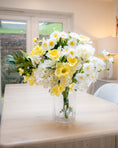 Load image into Gallery viewer, Daffodil Bouquet
