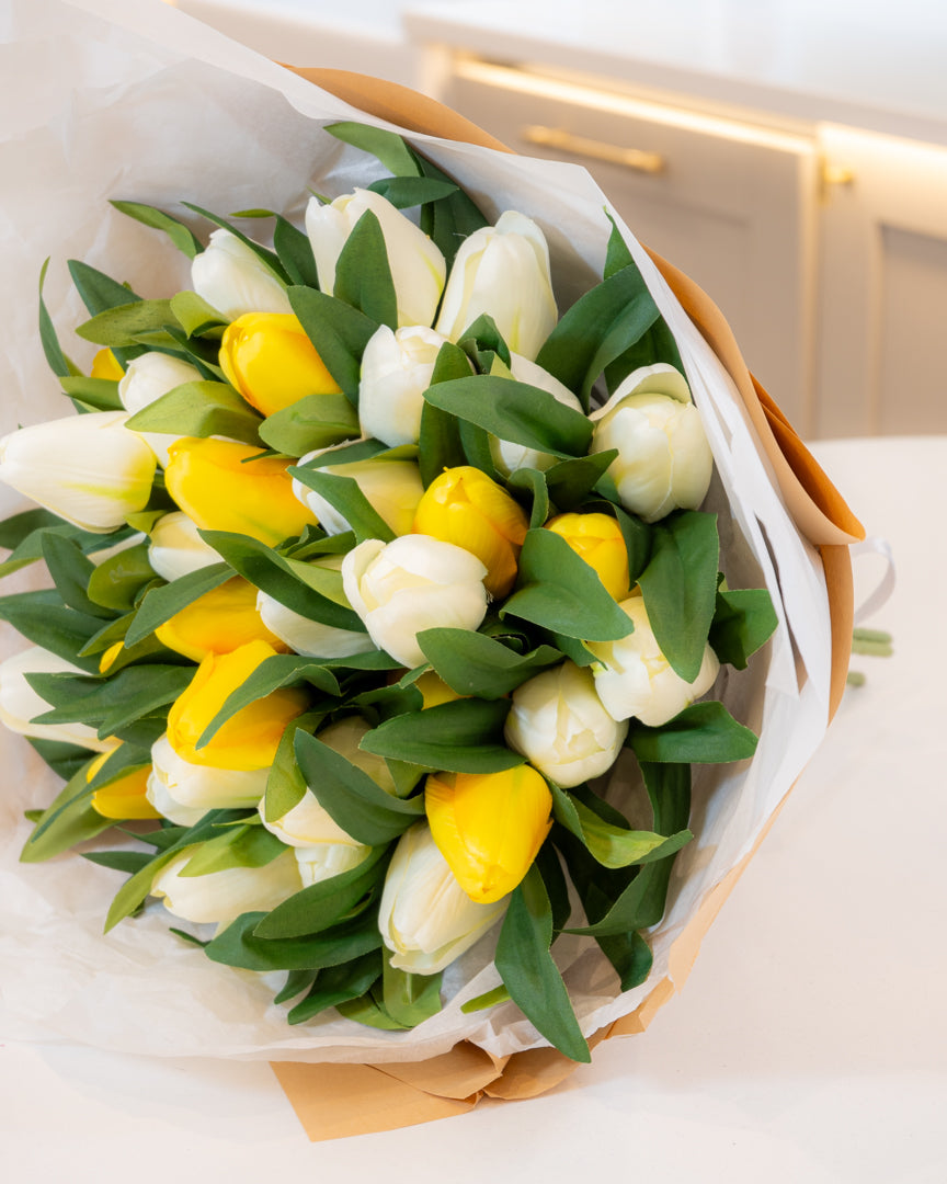 Large Tulip Posy - Yellow & Cream