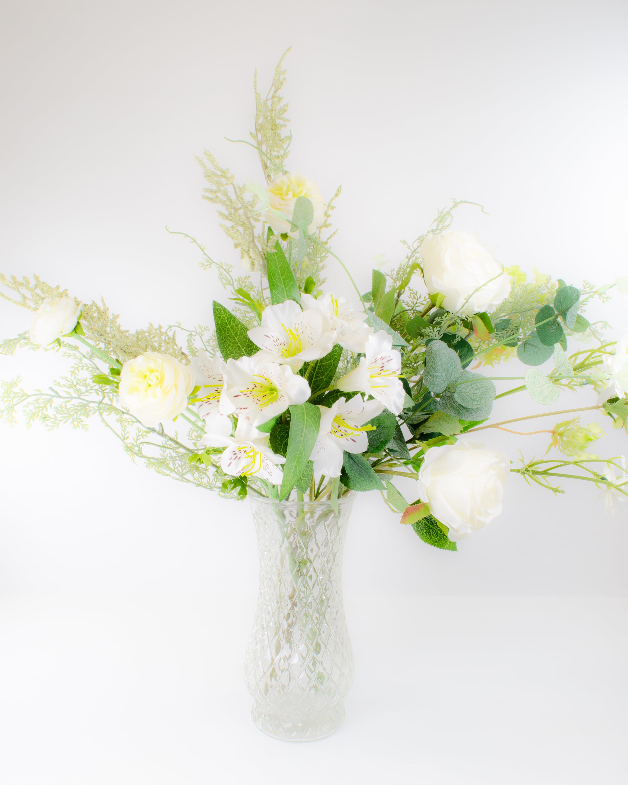 Letterbox Bouquet - Classic Whites