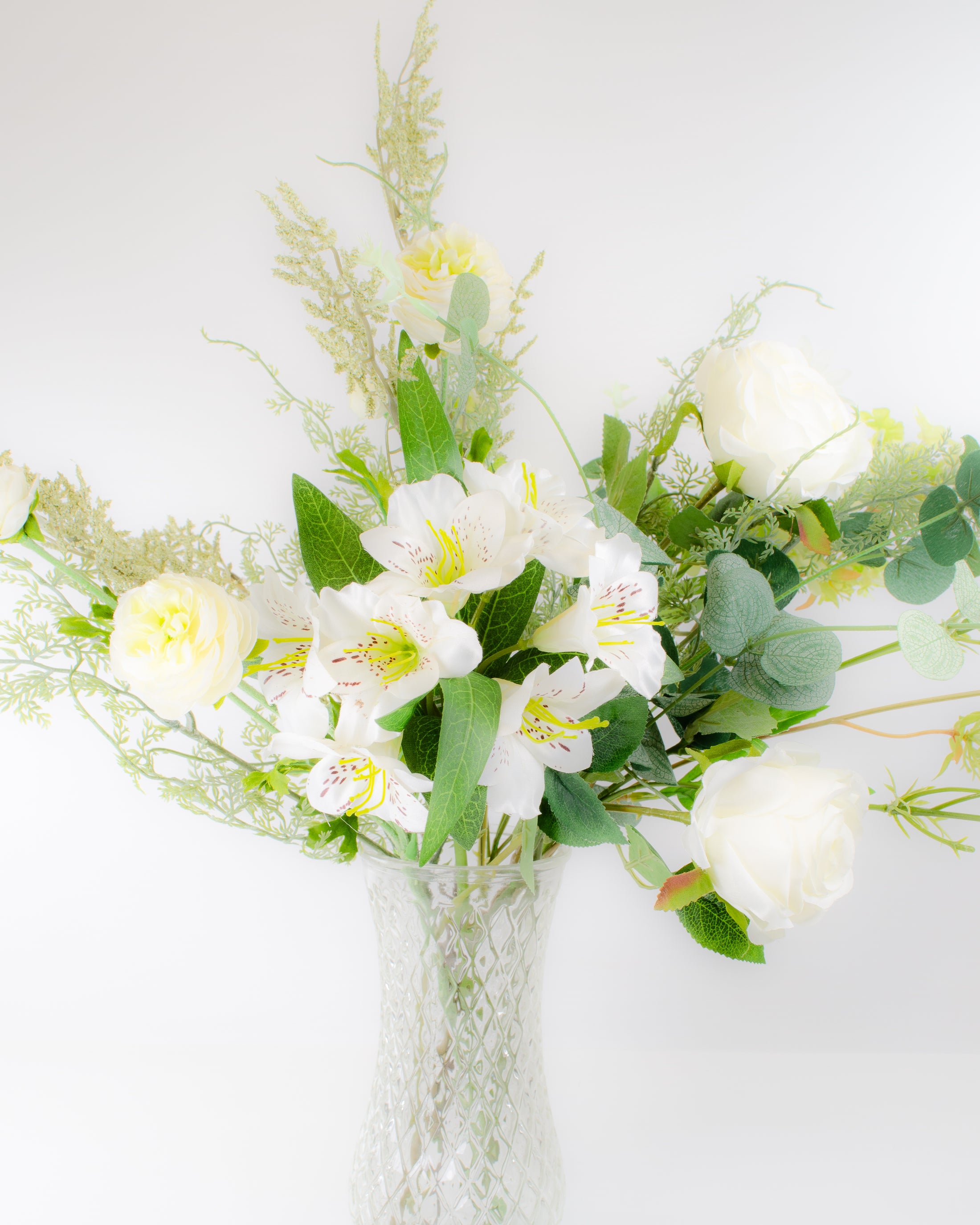 Letterbox Bouquet - Classic Whites