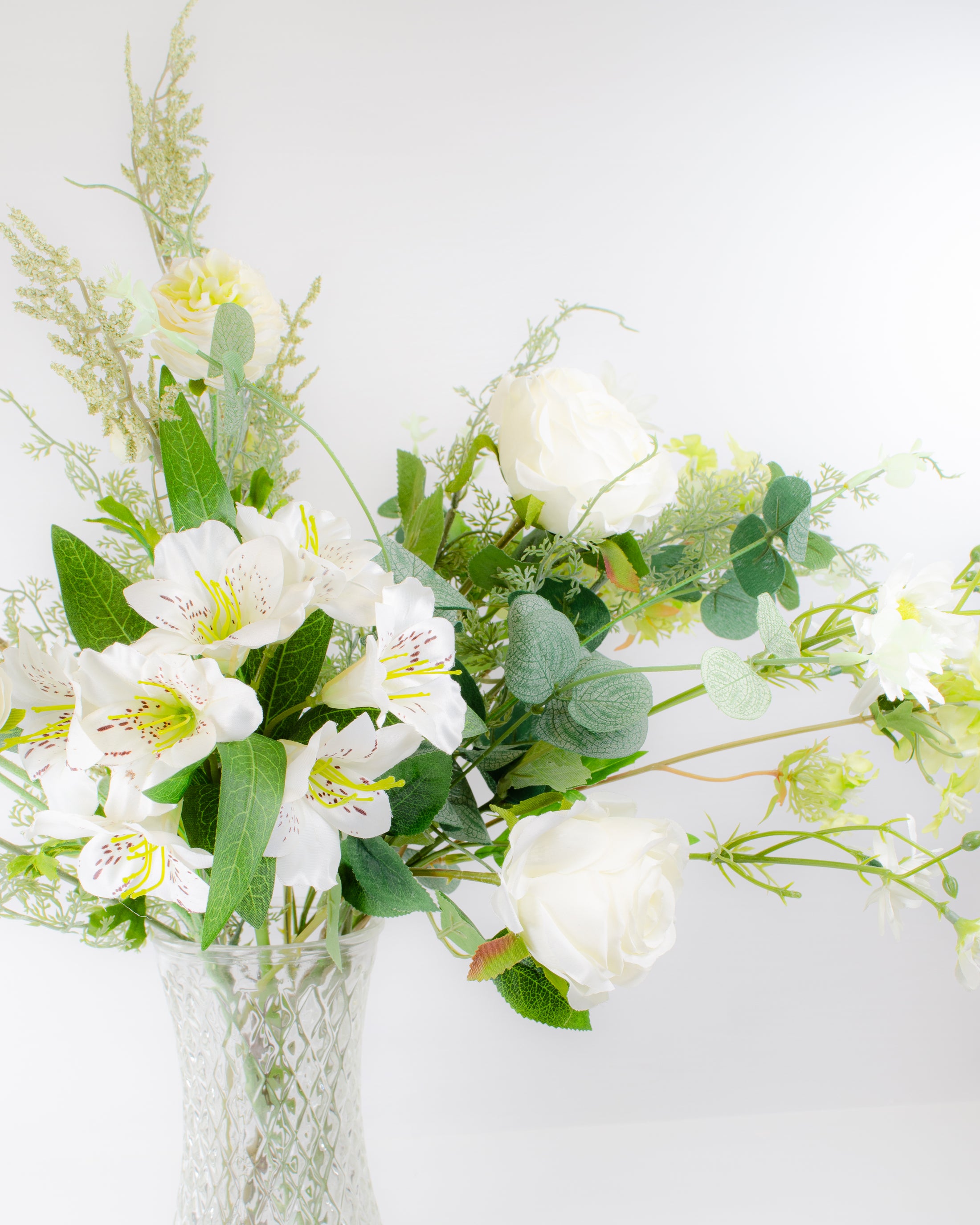 Letterbox Bouquet - Classic Whites