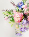 Load image into Gallery viewer, Aubrie Bouquet
