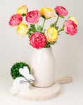 Load image into Gallery viewer, Ranunculus Stem (2 colours)
