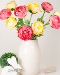 Load image into Gallery viewer, Ranunculus Stem (2 colours)
