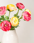 Load image into Gallery viewer, Ranunculus Stem (2 colours)
