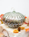 Load image into Gallery viewer, Glass Pumpkins (2 sizes)
