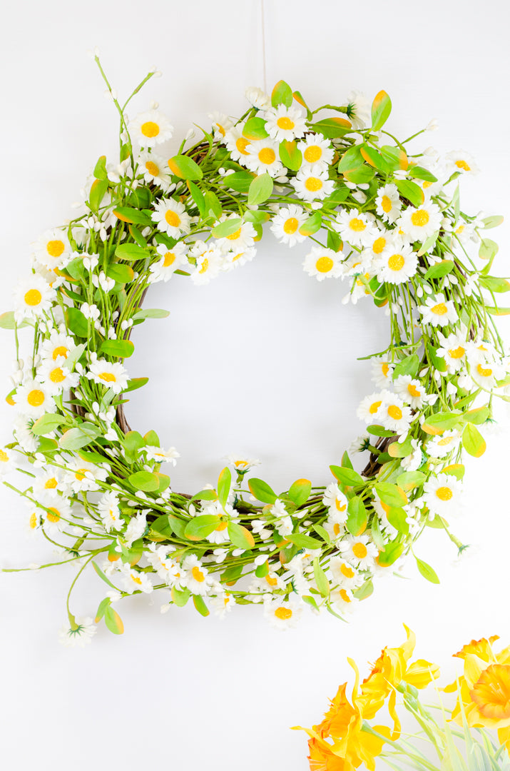 Daisy & Foliage Wreath