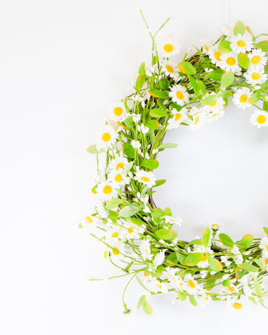 Daisy & Foliage Wreath