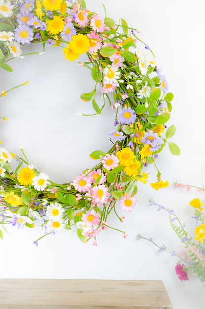 Pastel Wild Daisy Wreath