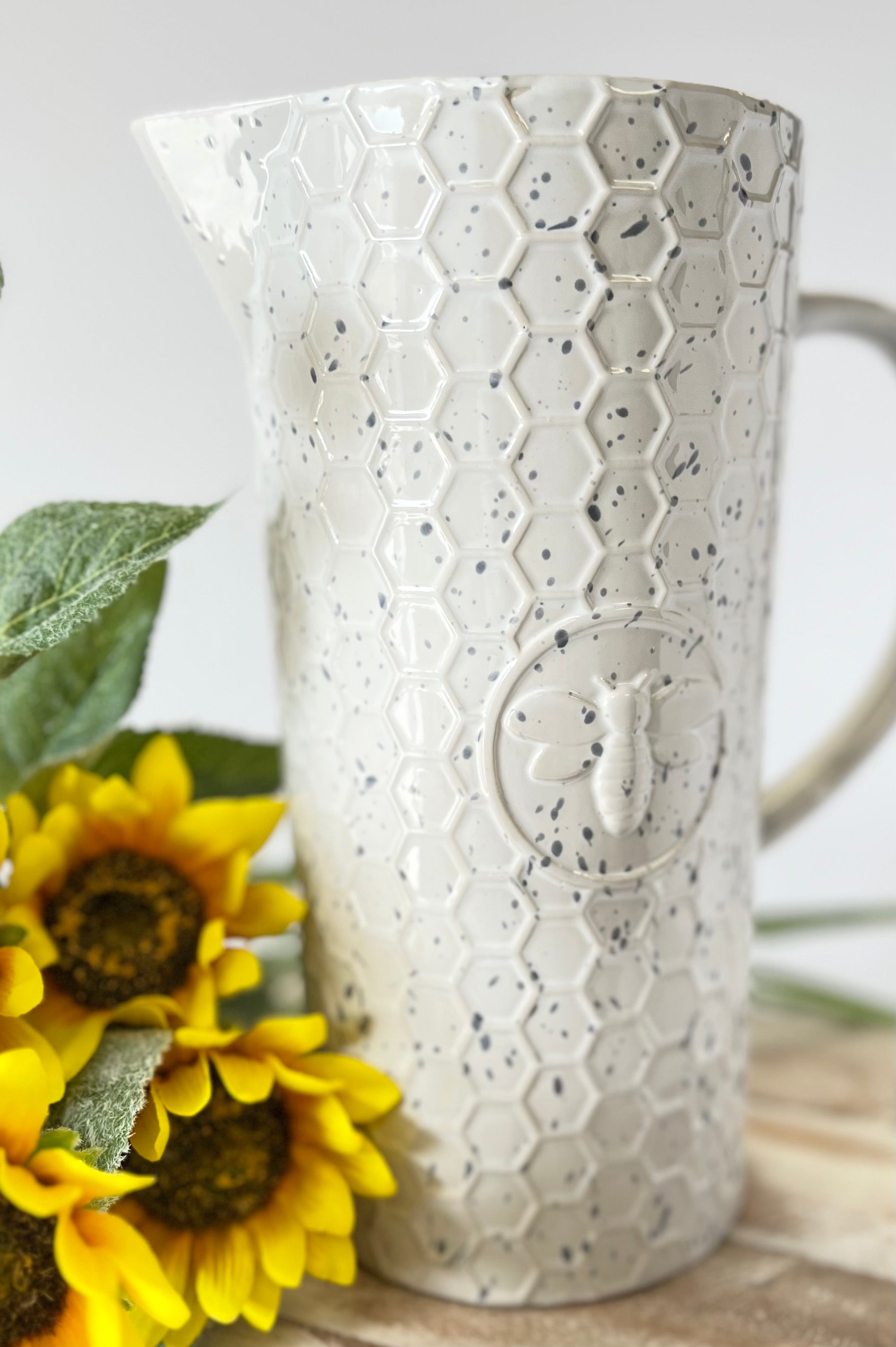 Embossed Speckle Bee Jug